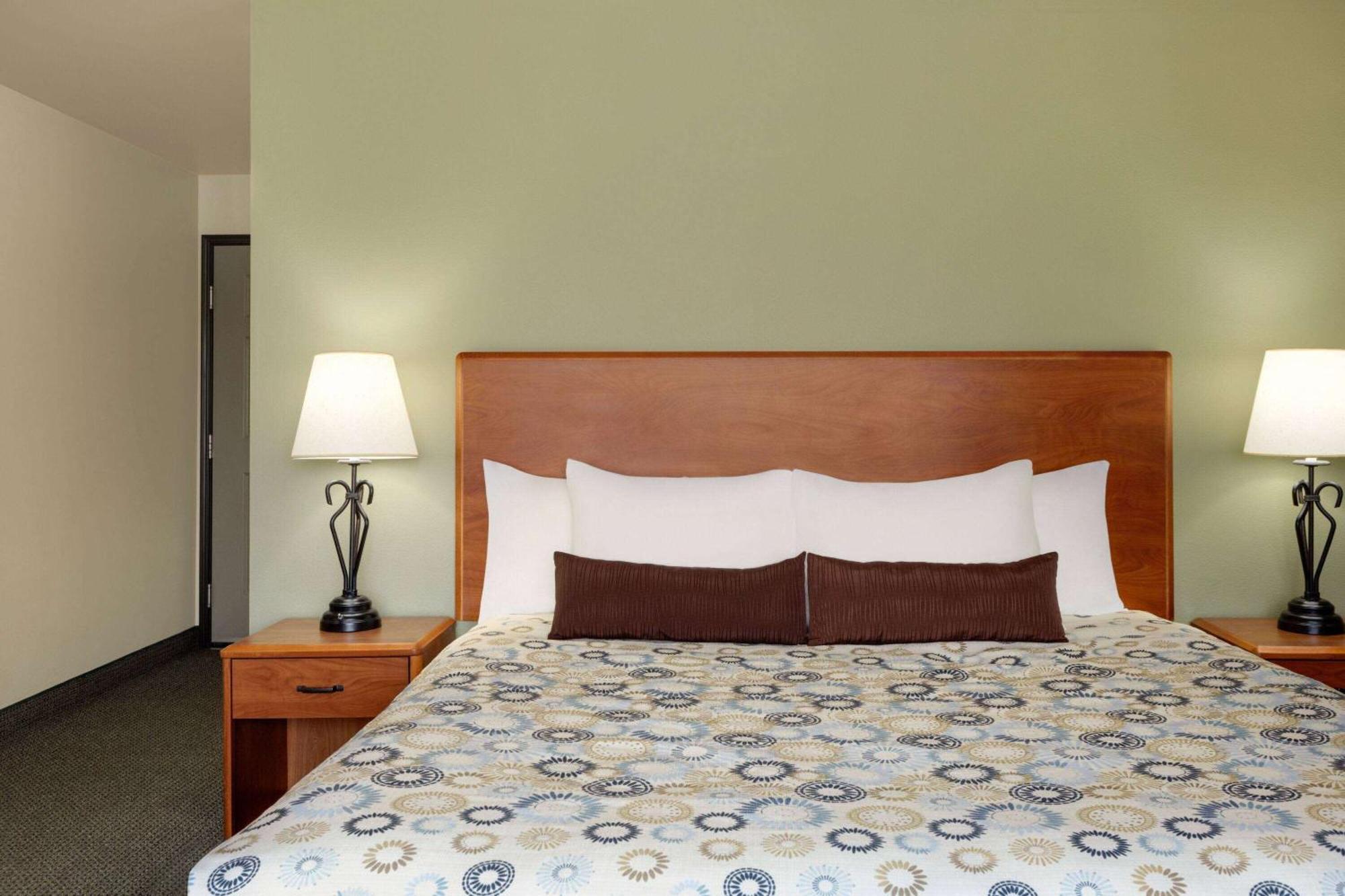 Americinn By Wyndham האברה מראה חיצוני תמונה