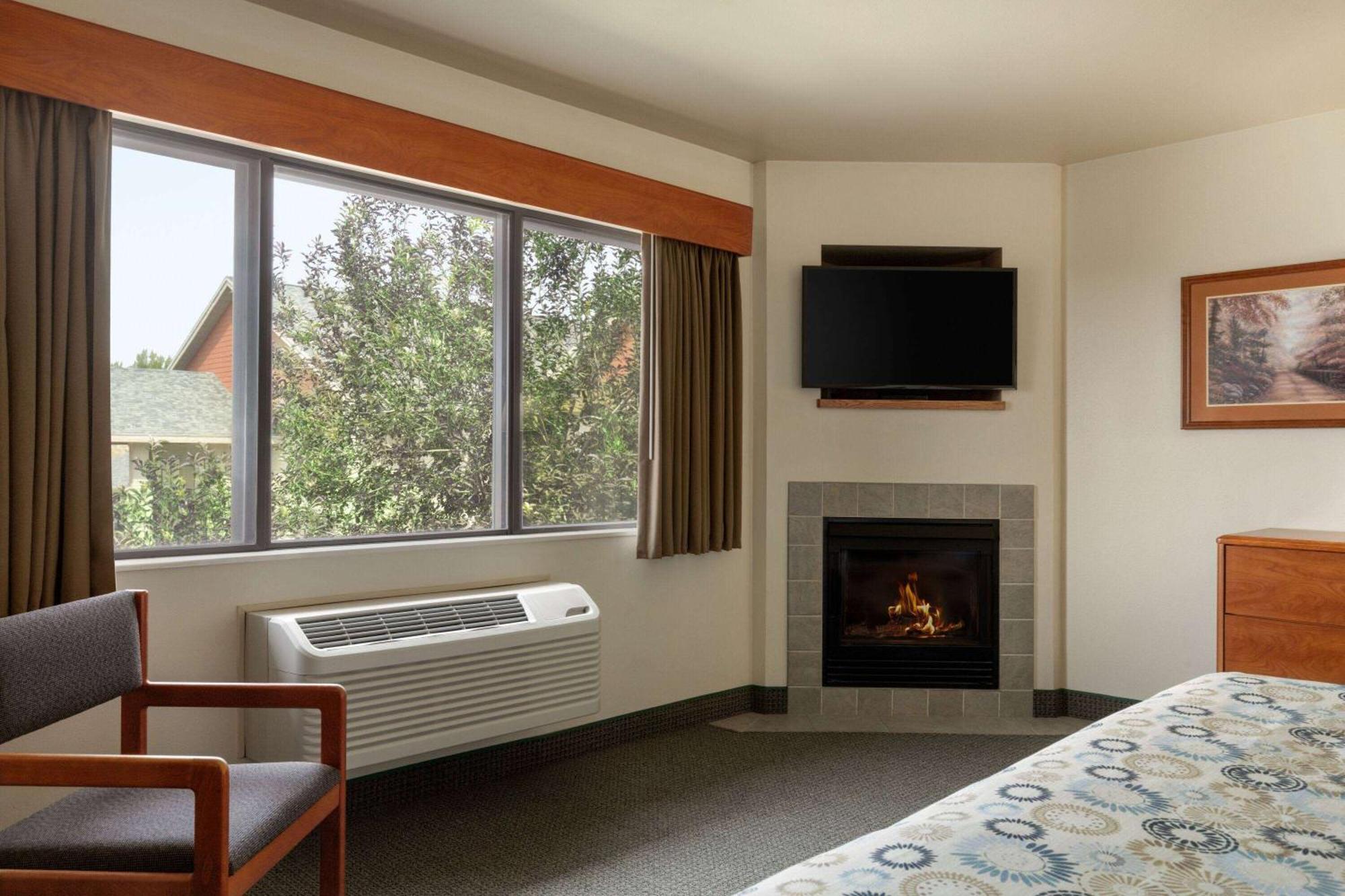 Americinn By Wyndham האברה מראה חיצוני תמונה